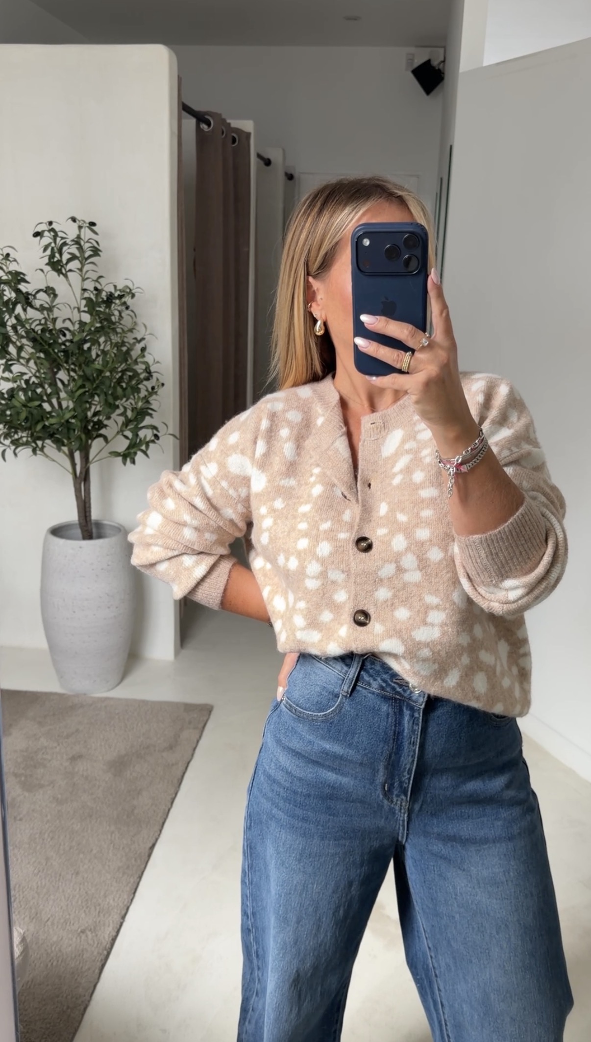 Gilet beige à motif biche — vue 2