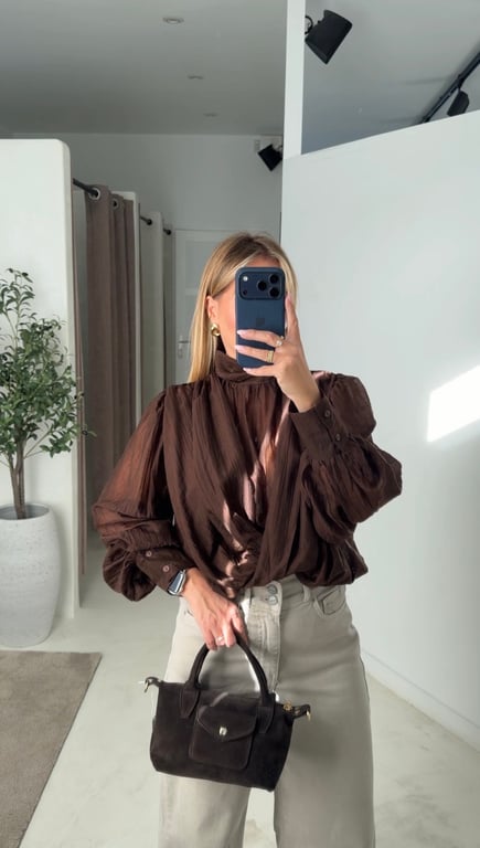 Blouse marron avec noeud sur le devant — vue alternative