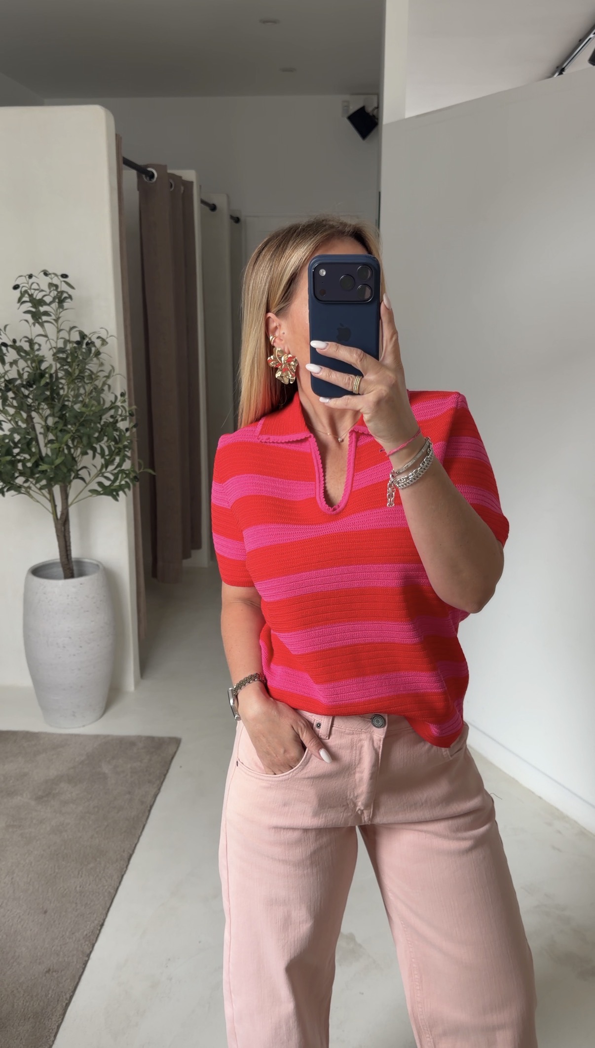 Polo en maille rose et rouge — vue 2