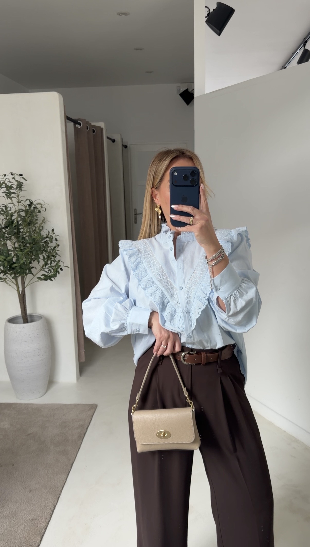 Sac à main beige fermoir doré — vue 2