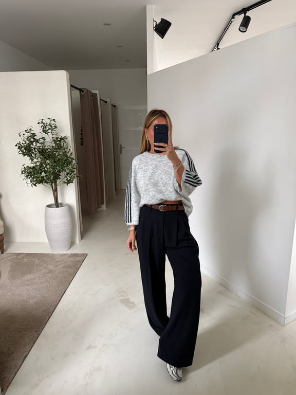 Pull manches 3/4 gris avec bandes bleues