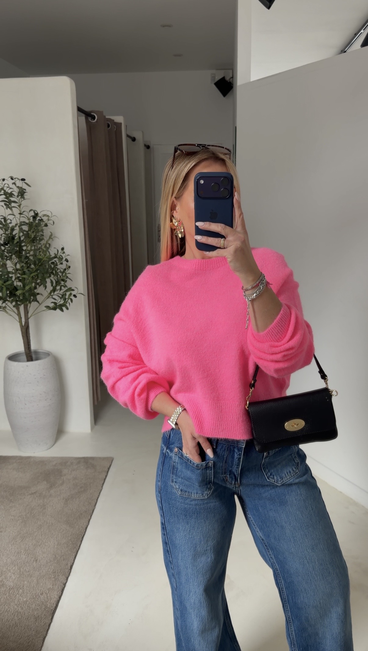 Pull court col rond rose fluo — vue 2