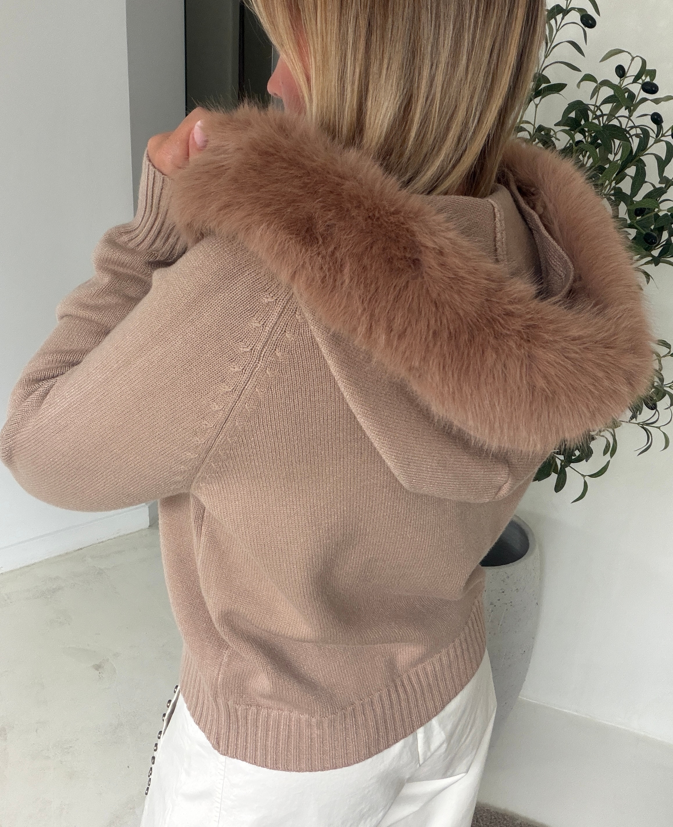 Gilet à capuche camel avec fourrure — vue 4
