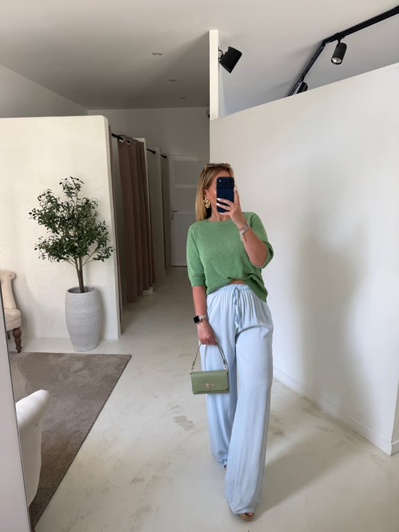 Pantalon large et fluide bleu ciel