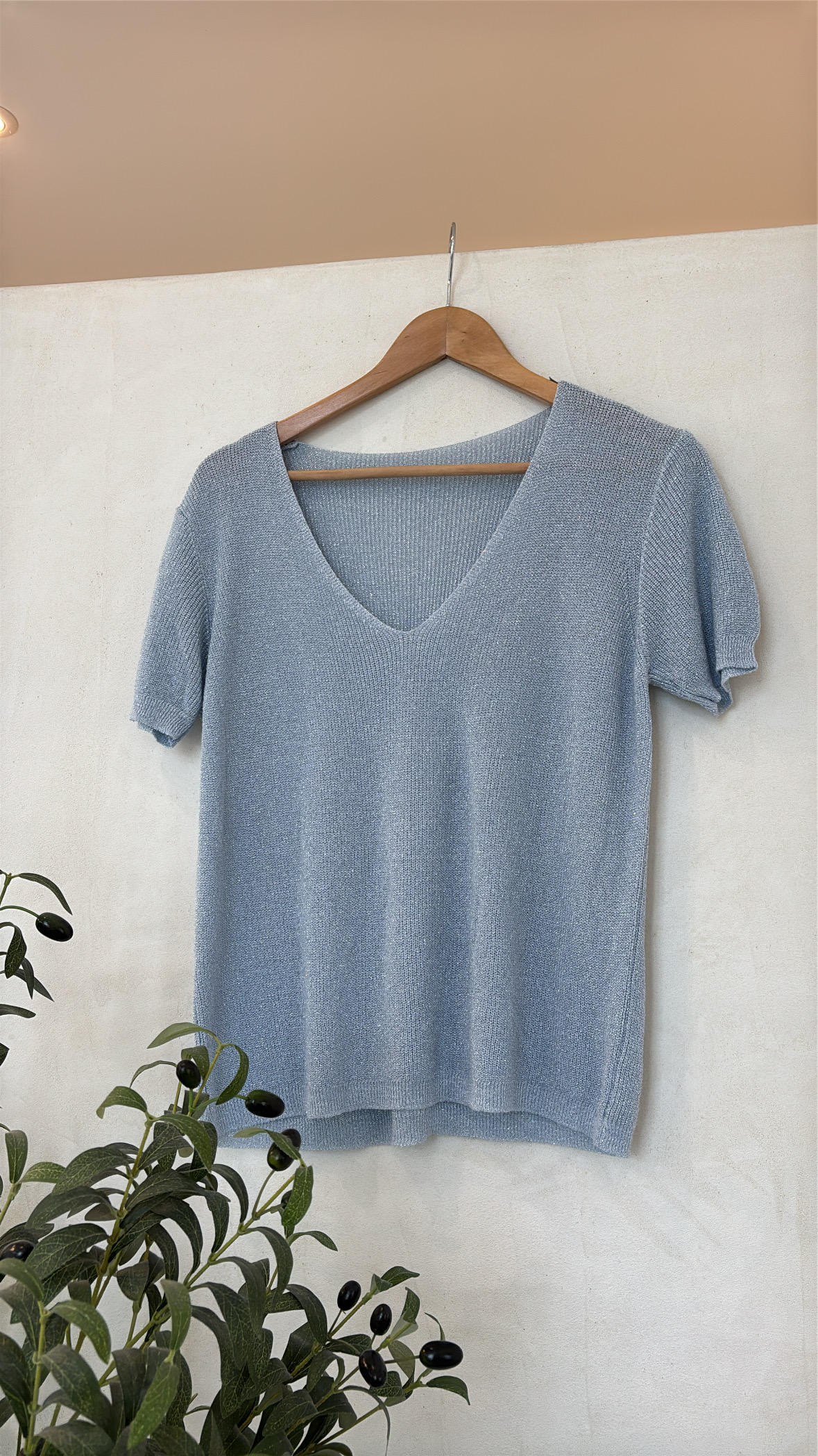 T-shirts col V avec fil argenté — vue 10