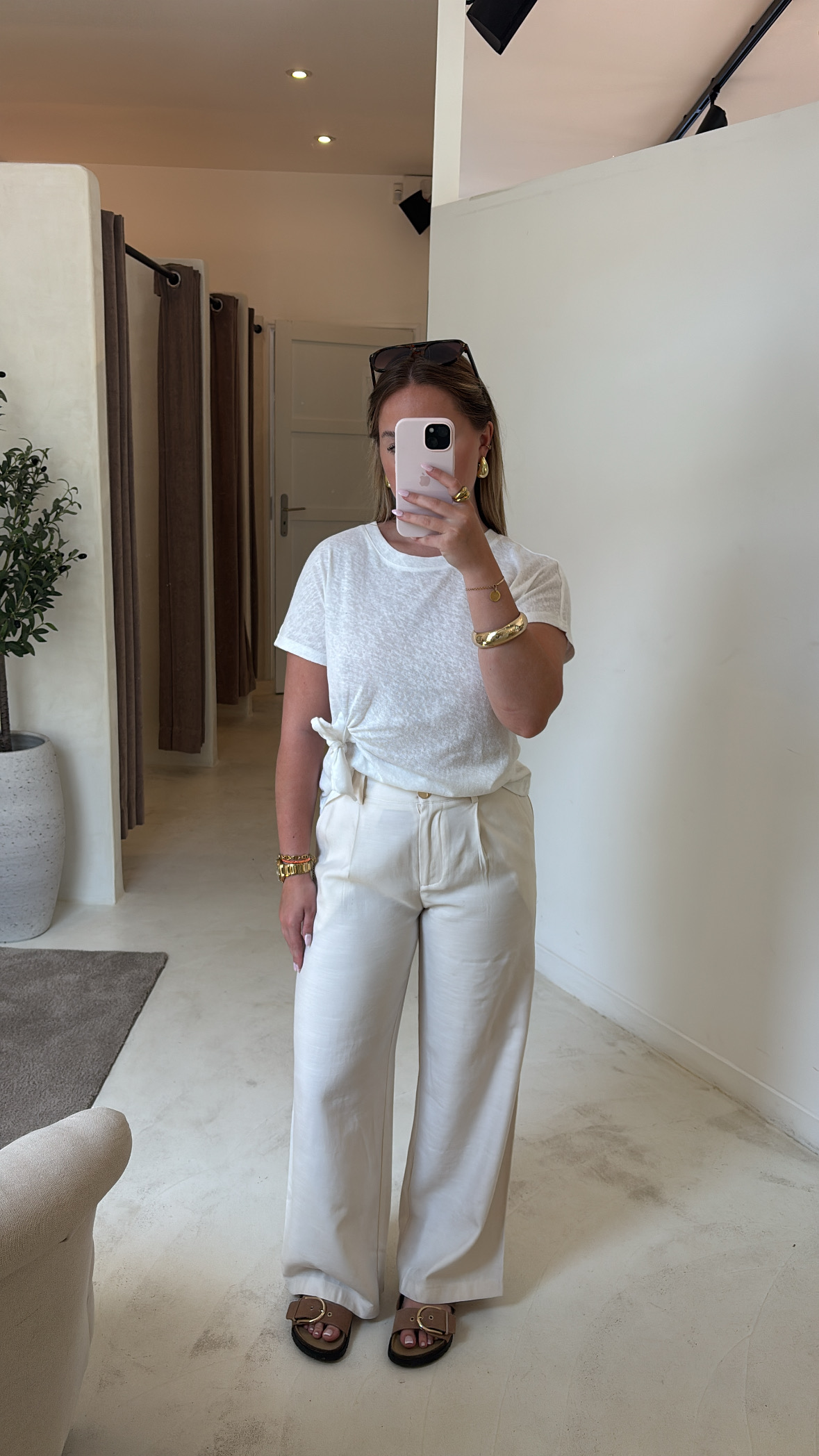 Pantalon Ample Beige Bouton Doré — vue 2