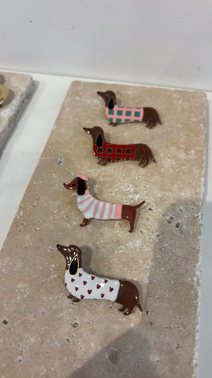 Broches teckel fantaisie