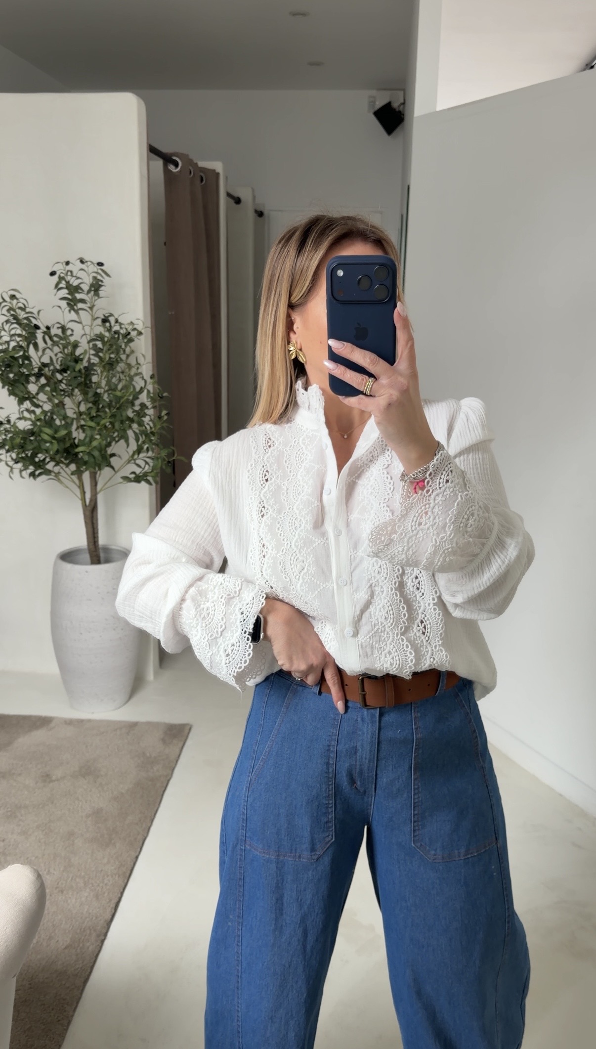 Blouse blanche en gaz de coton et broderies — vue 2