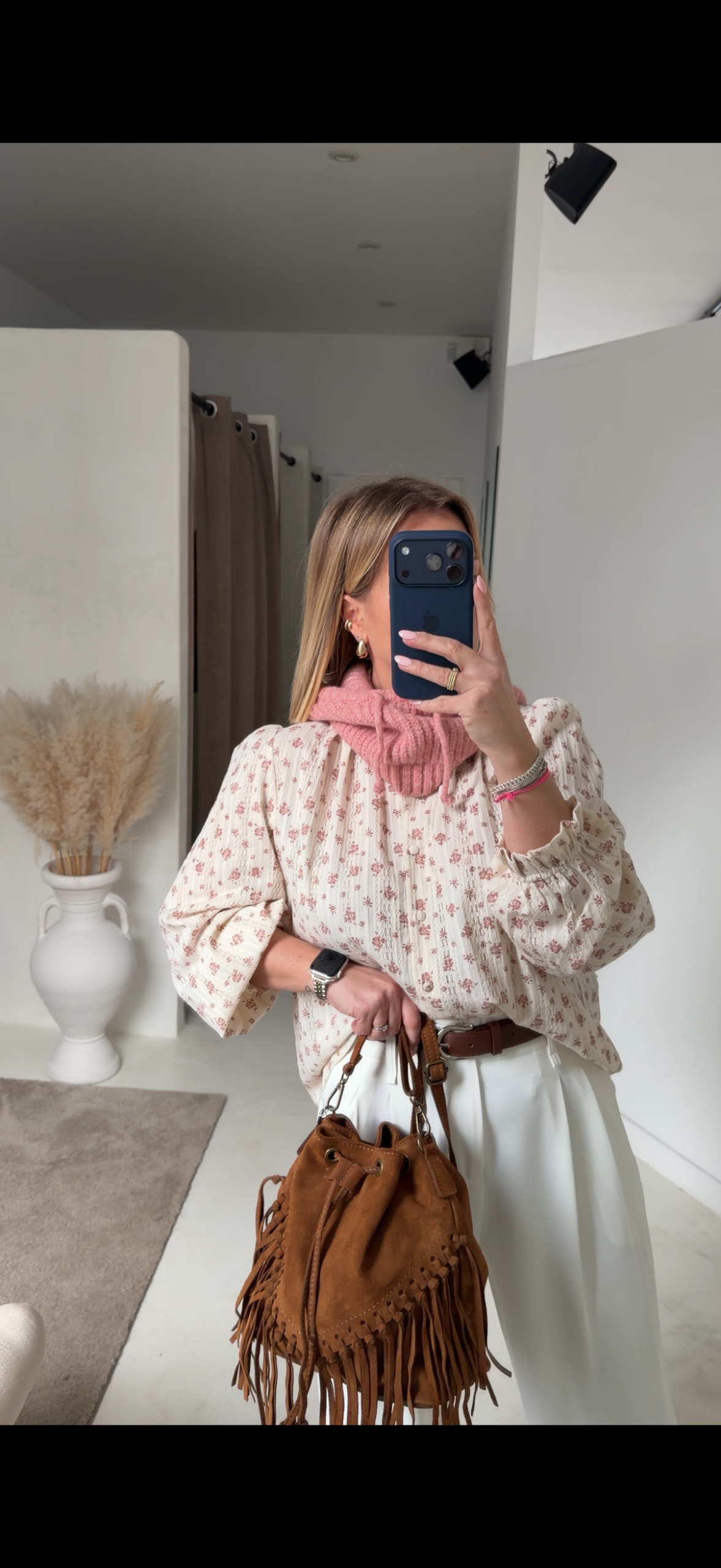 Blouse écrue, motifs floral bois de rose — vue 2