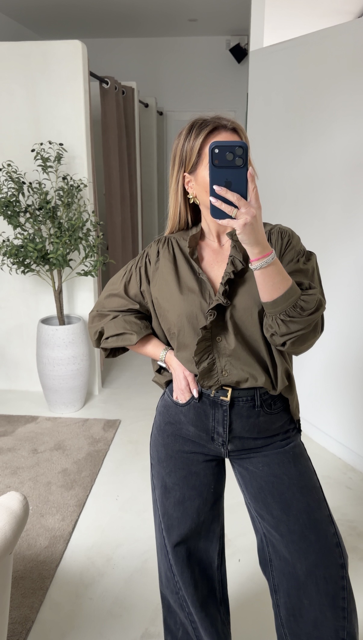Blouse kaki détails volants et manches bouffantes — vue 2