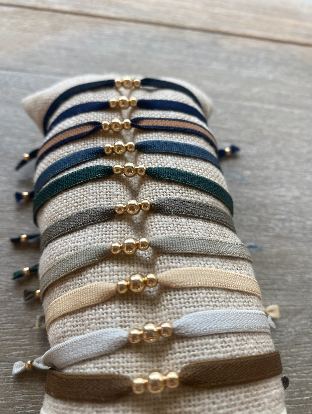 Bracelets élastiques perles dorées — vue 3
