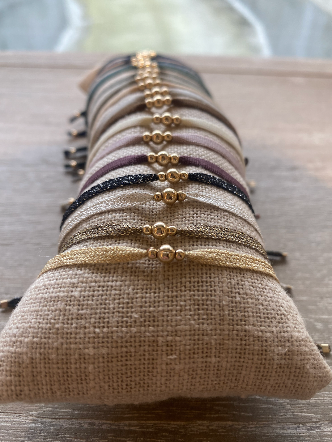 Bracelets élastiques perles dorées — vue 4