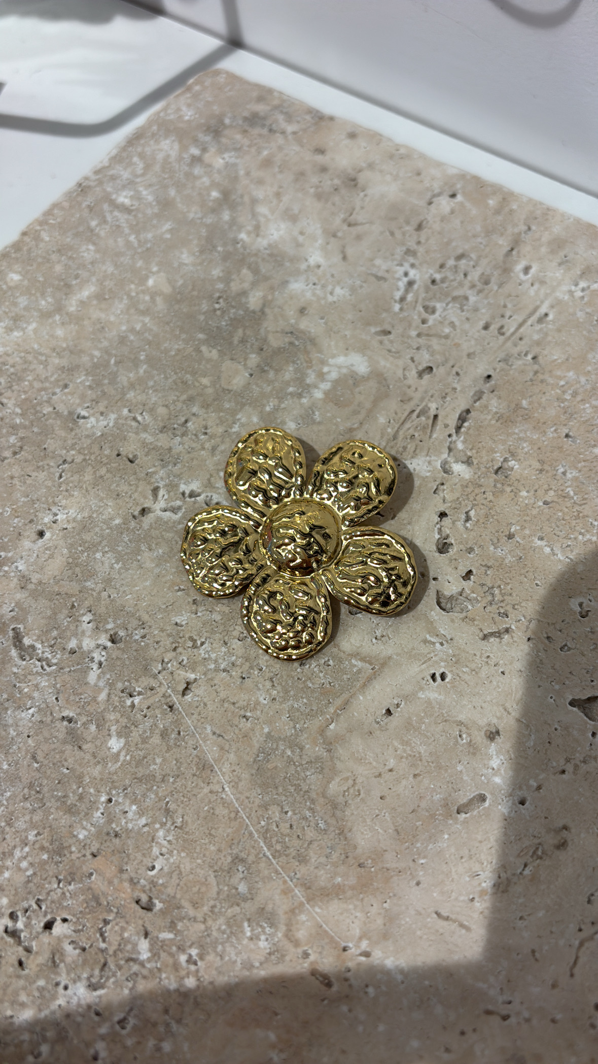 Broches fantaisies — vue 3
