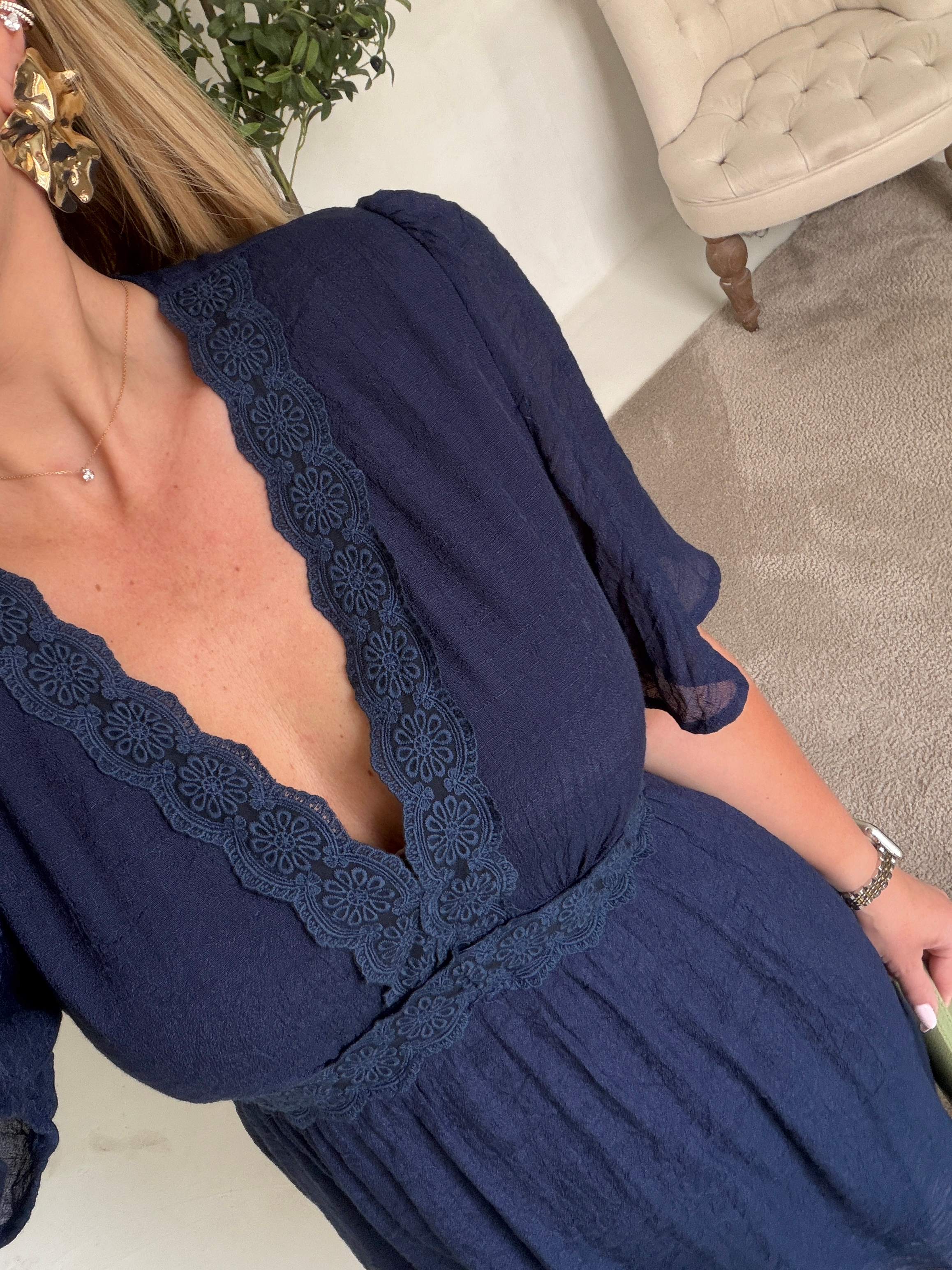 Robe courte bleu marine col V — vue 2