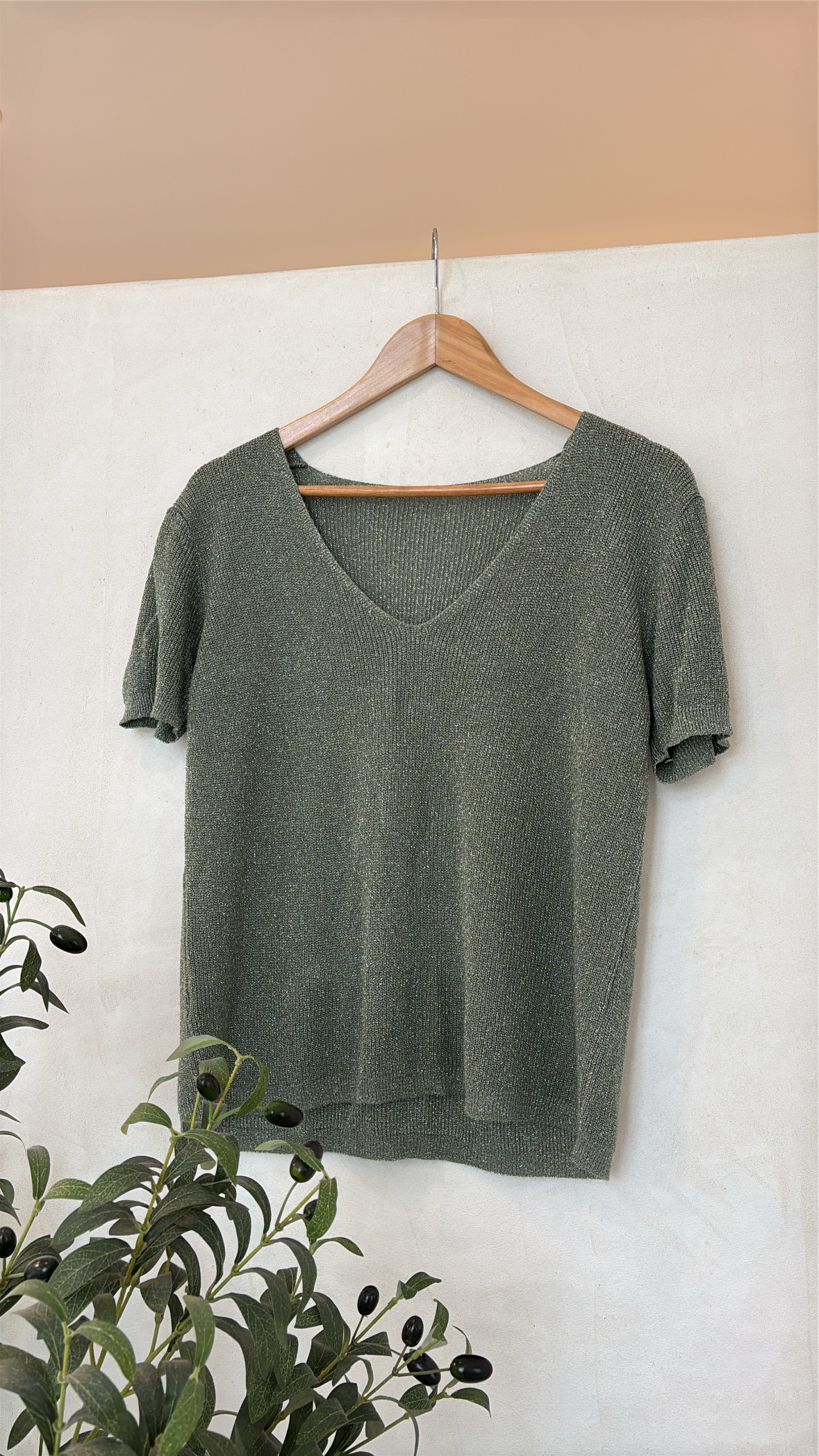 T-shirts col V avec fil argenté — vue 9