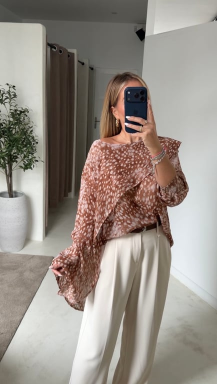 Blouse cape à motifs biche camel