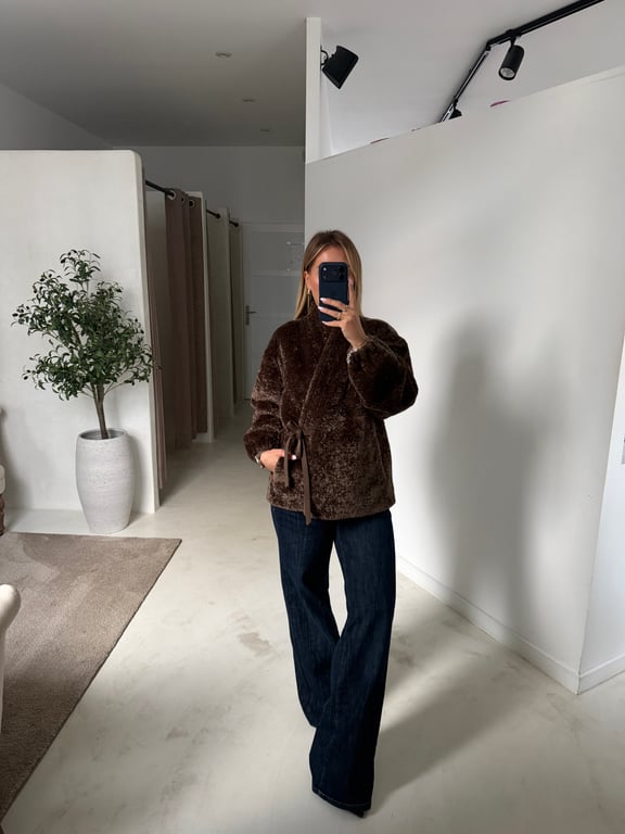 Manteau en fausse fourrure marron style kimono