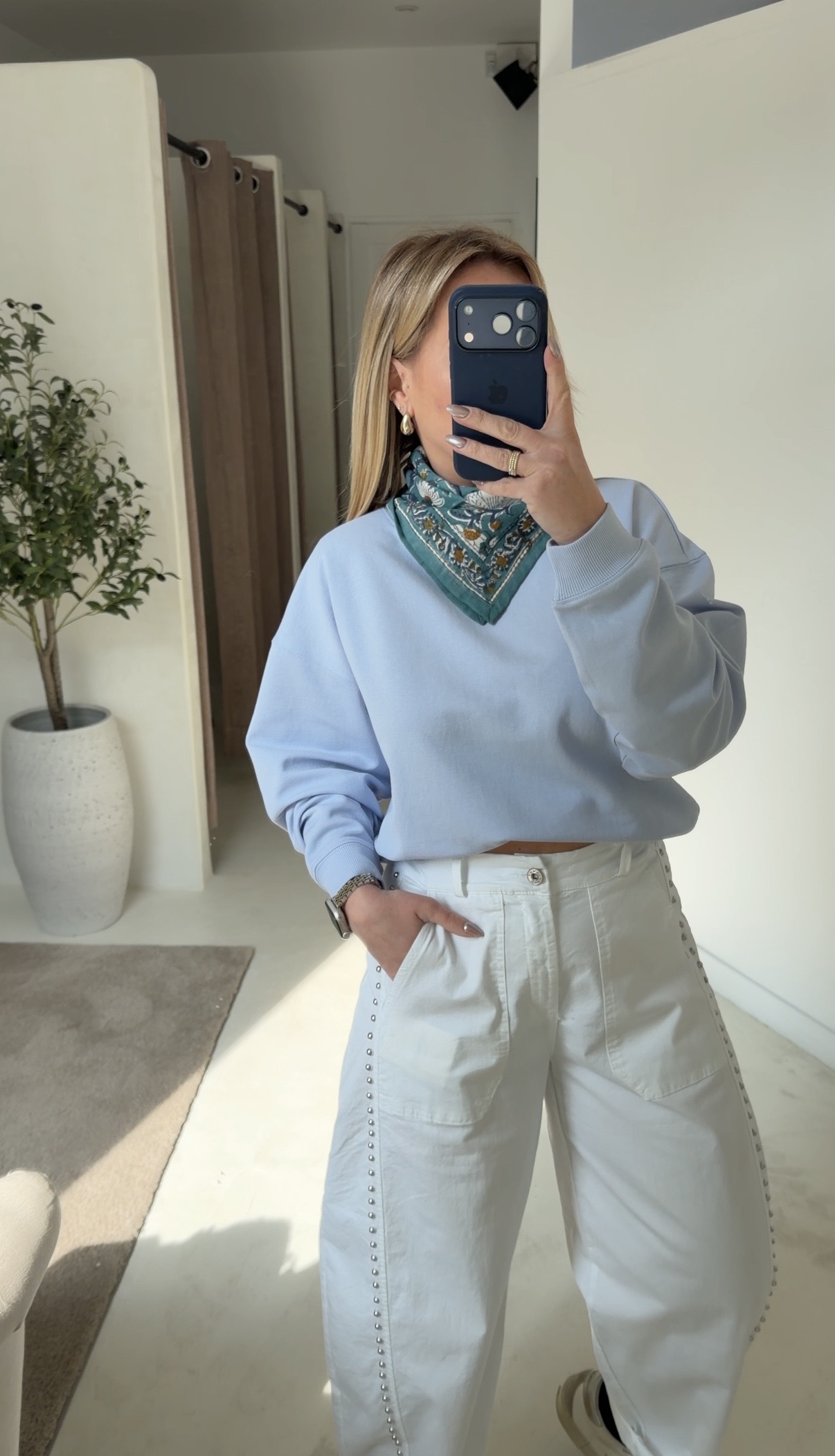 Pull court bleu ciel — vue 2