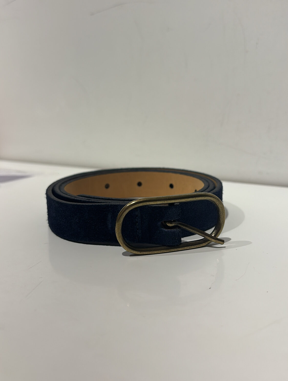 Ceinture fine en daim bleu marine, boucle dorée - Accessoires | Sodress