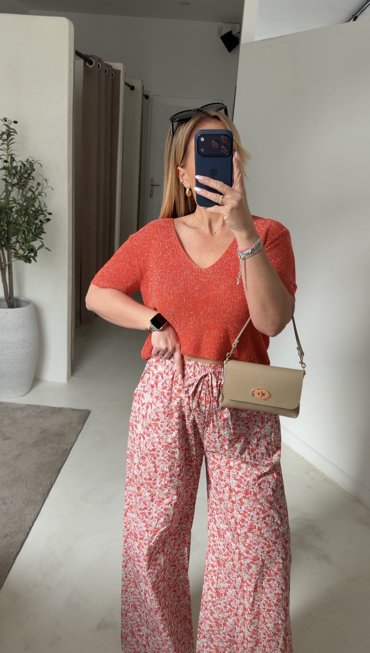 Pantalon léger à fleurs tons orangés — vue 2