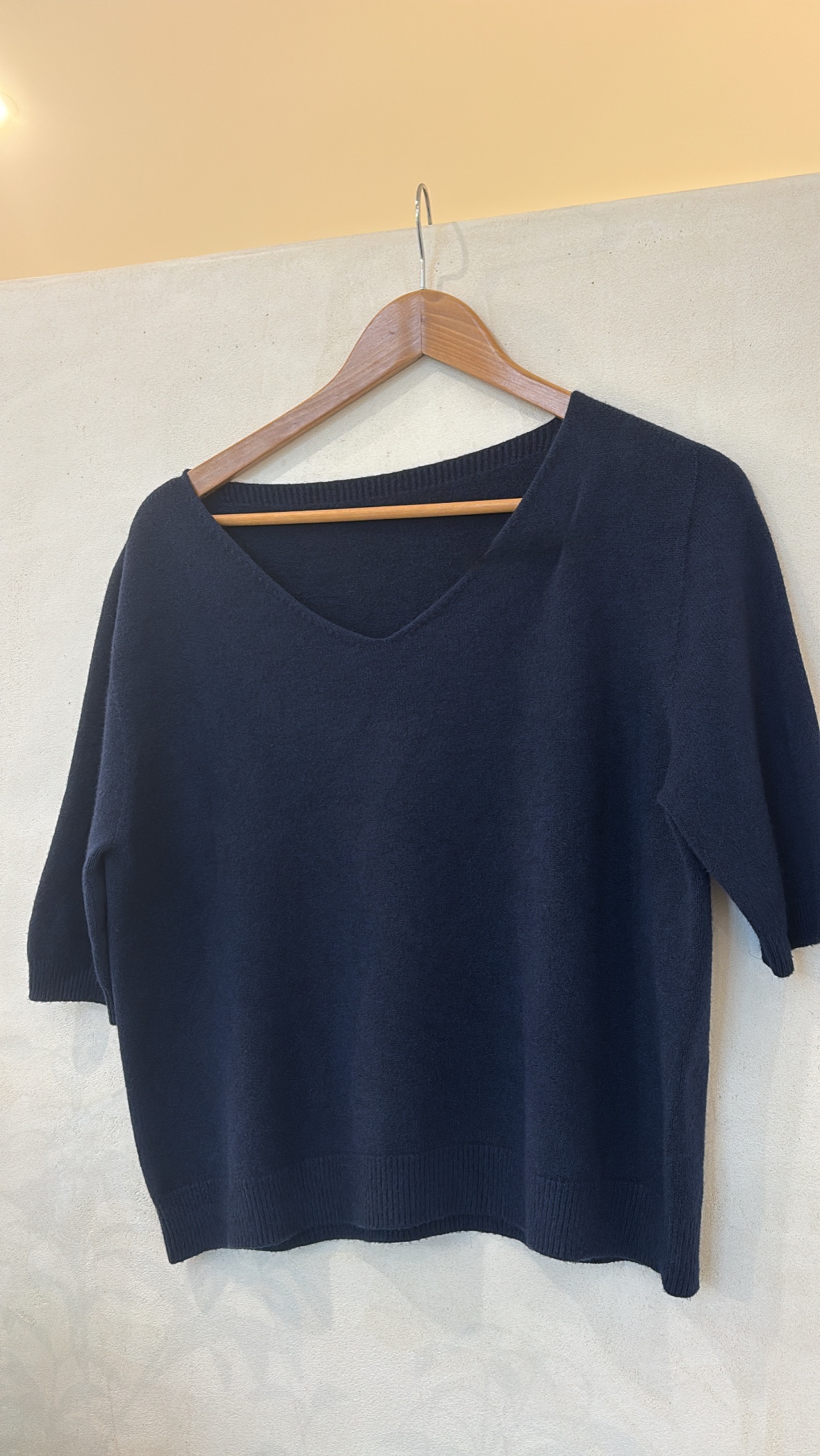 Pulls sans manches col V (plusieurs coloris) — vue 4