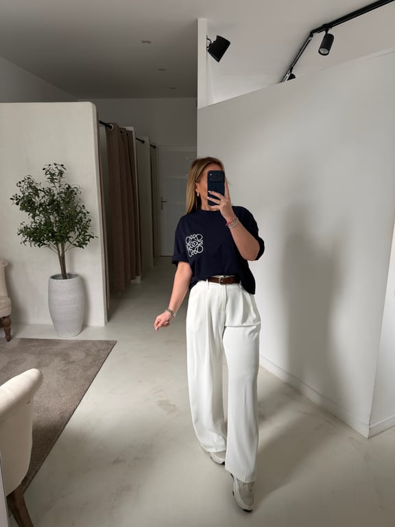 T-shirt court bleu marine avec poche et broderies - Tops & T-shirts | Sodress