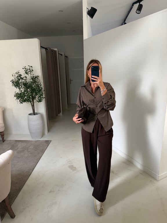 Chemise à carreaux marron cintrée à la taille