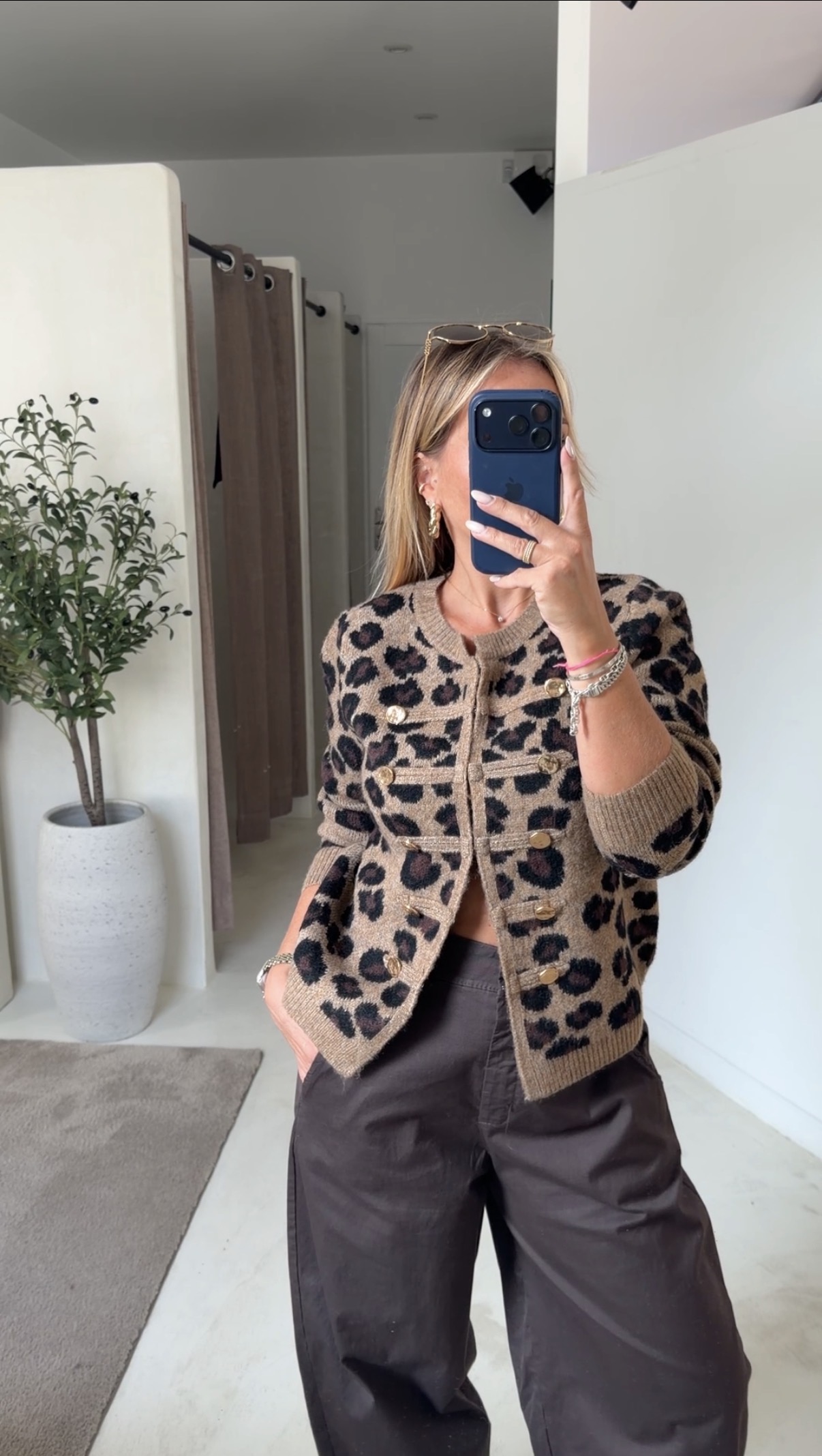Gilet léopard à boutons dorés — vue 2