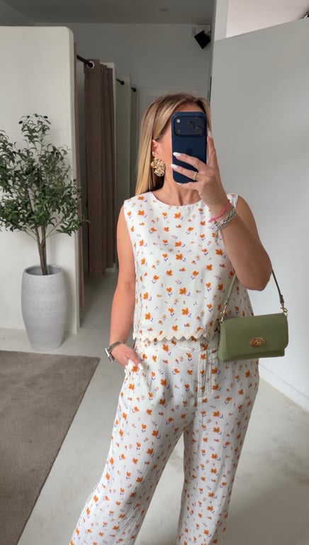 Top léger à fleurs