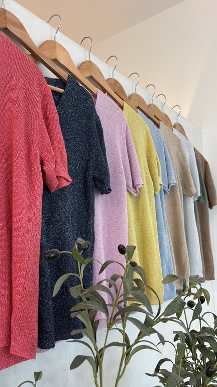 T-shirts col V avec fil argenté — vue alternative
