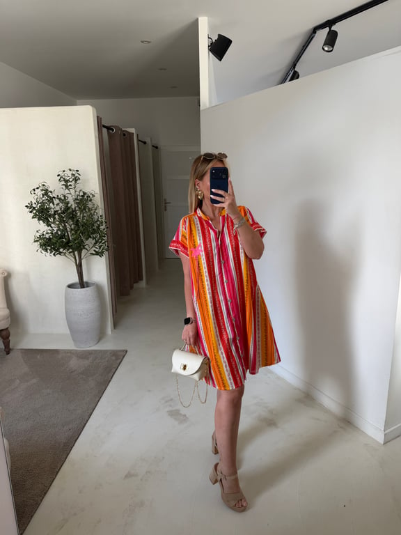 Robe courte col V à motifs colorés