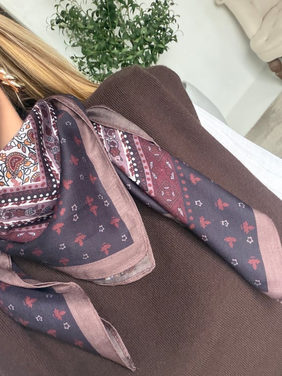 Foulard à motifs tons marron & bordeaux