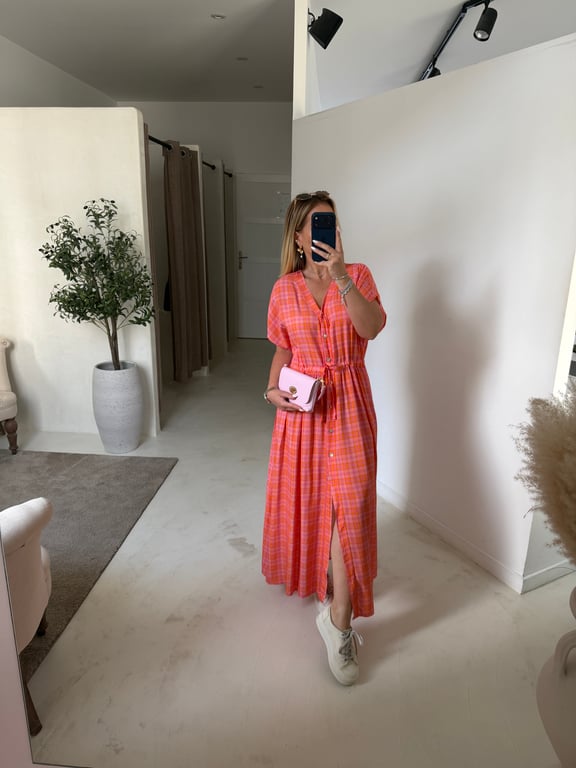 Robe longue à carreaux rose et orange