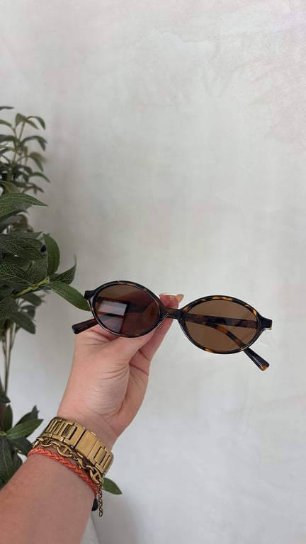 Lunettes de soleil fines léopard & bijoux doré — vue alternative