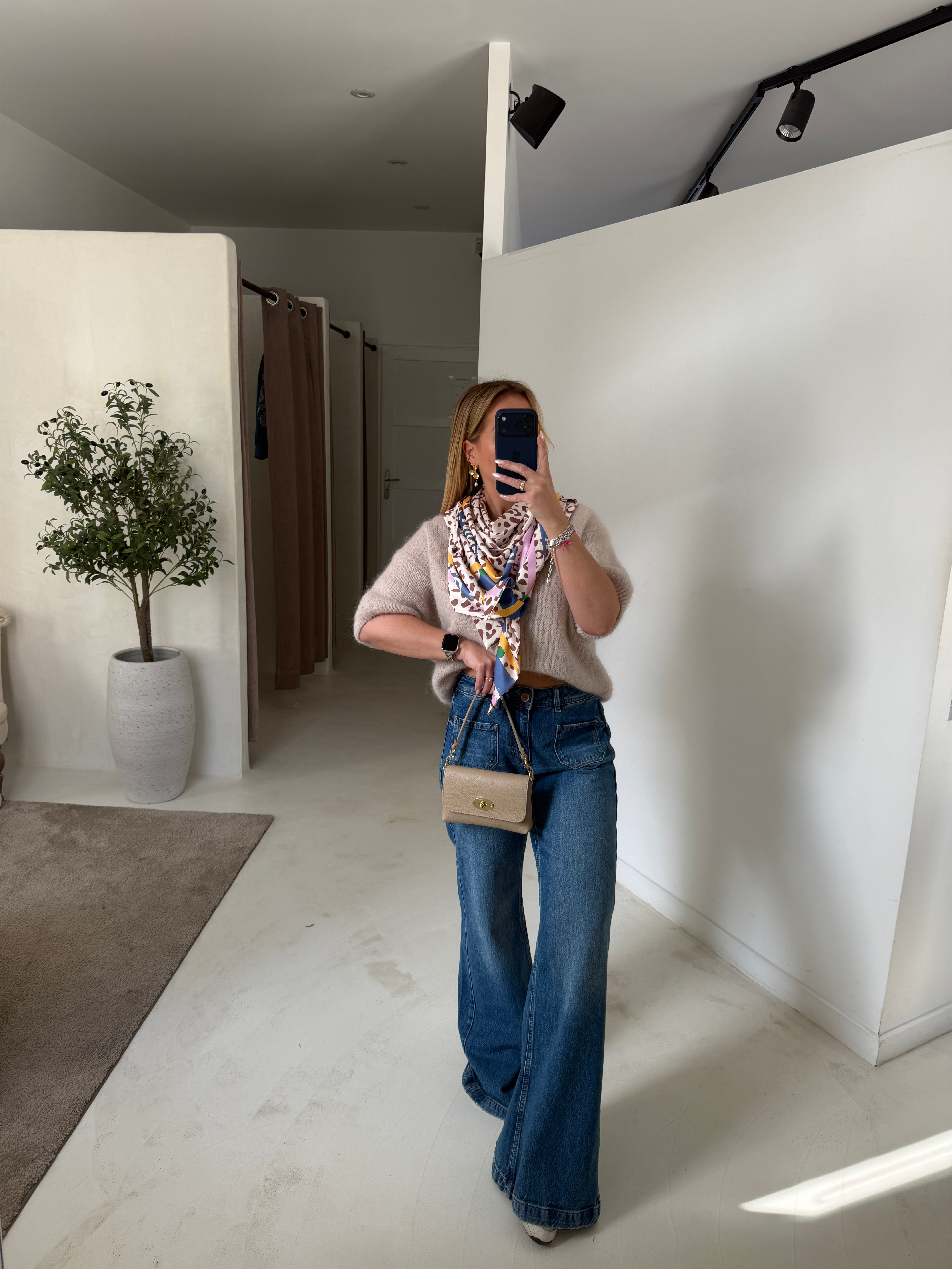 Pull col V et manches courtes beige — vue 2