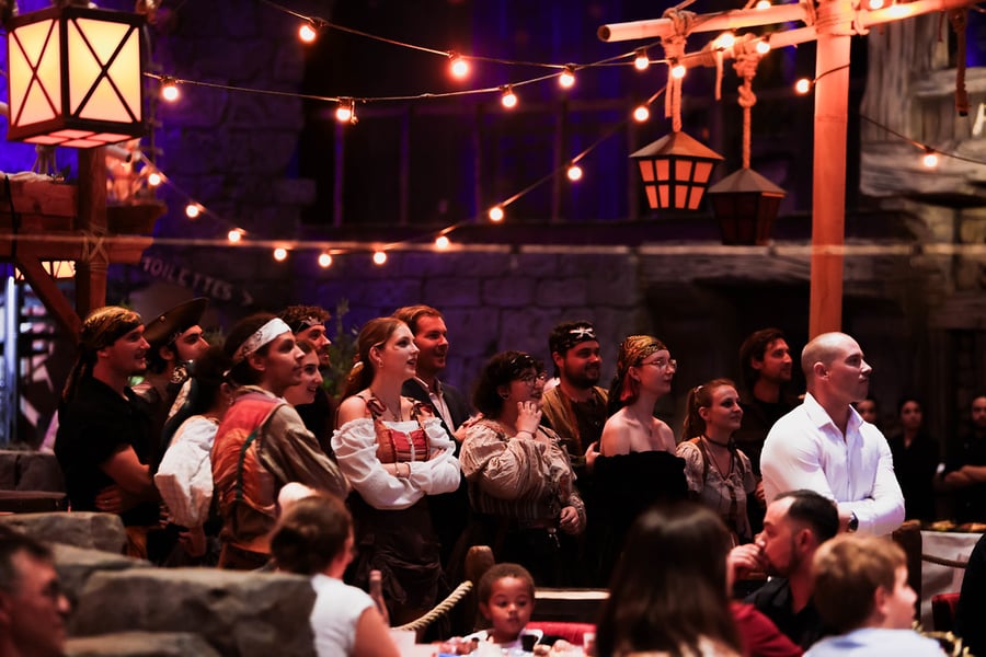 Spectacle immersif avec effets spéciaux au restaurant Pirates Paradise Lille