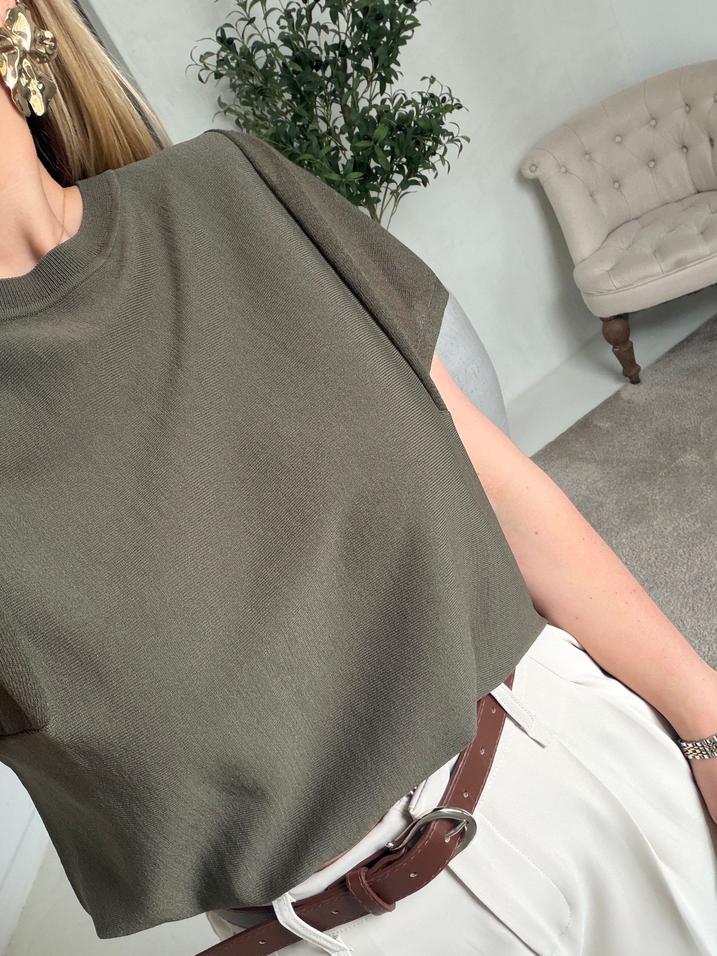 T-shirt kaki avec manches transparentes — vue 2