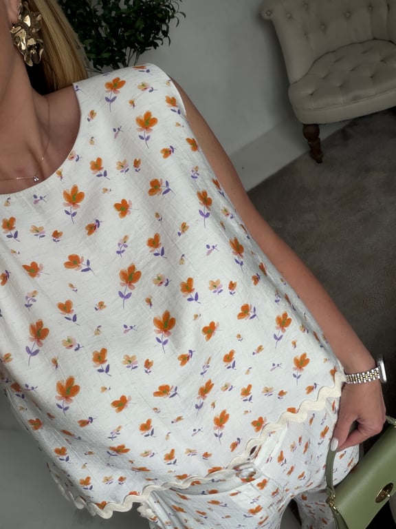 Top léger à fleurs — vue alternative