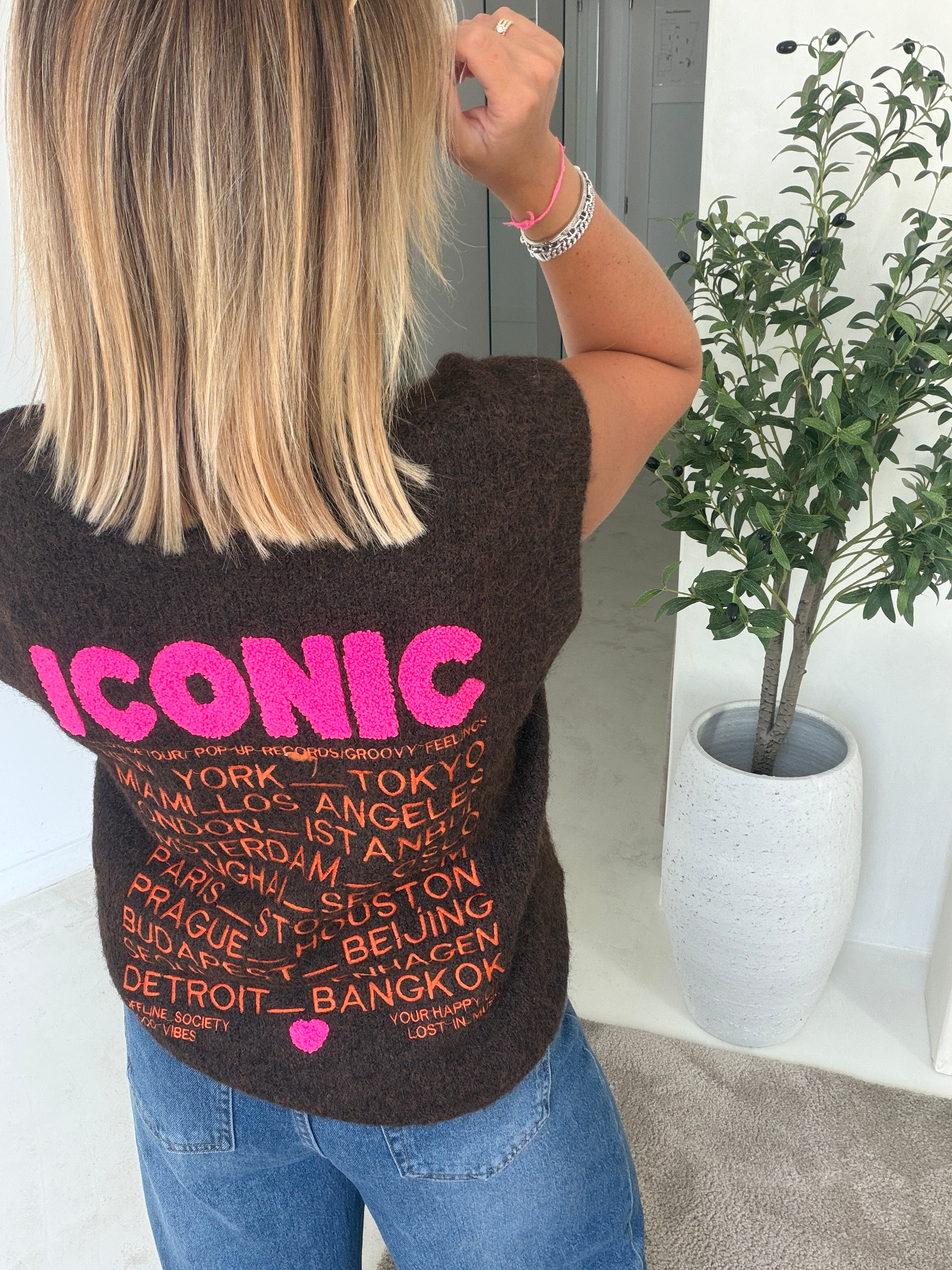 Pull sans manches marron « ICONIC » rose fluo — vue 2