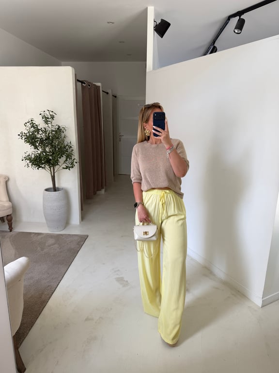 Pantalon large et fluide jaune