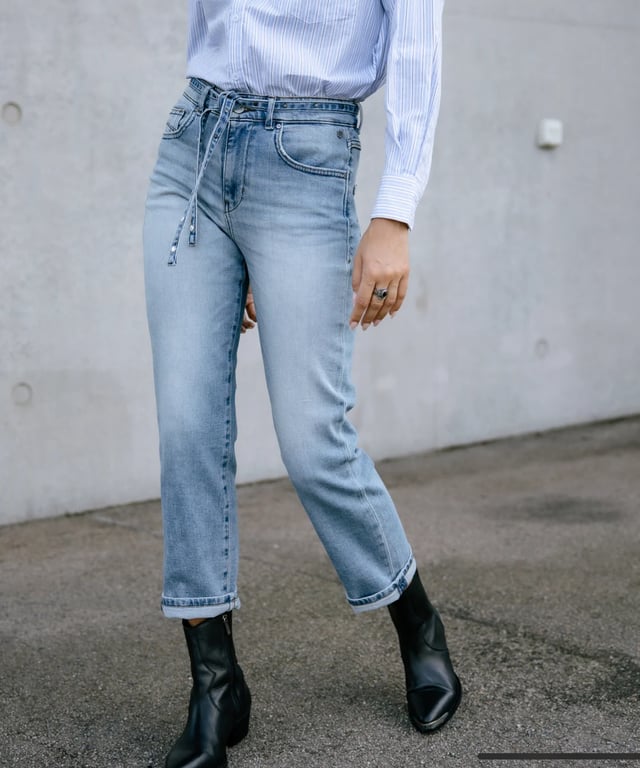 Jean bleu clair droit longueur 7/8ème - Outlet | Sodress