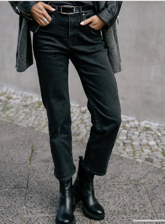 Jean droit noir avec bandes liserées argentées pailletées - Outlet | Sodress