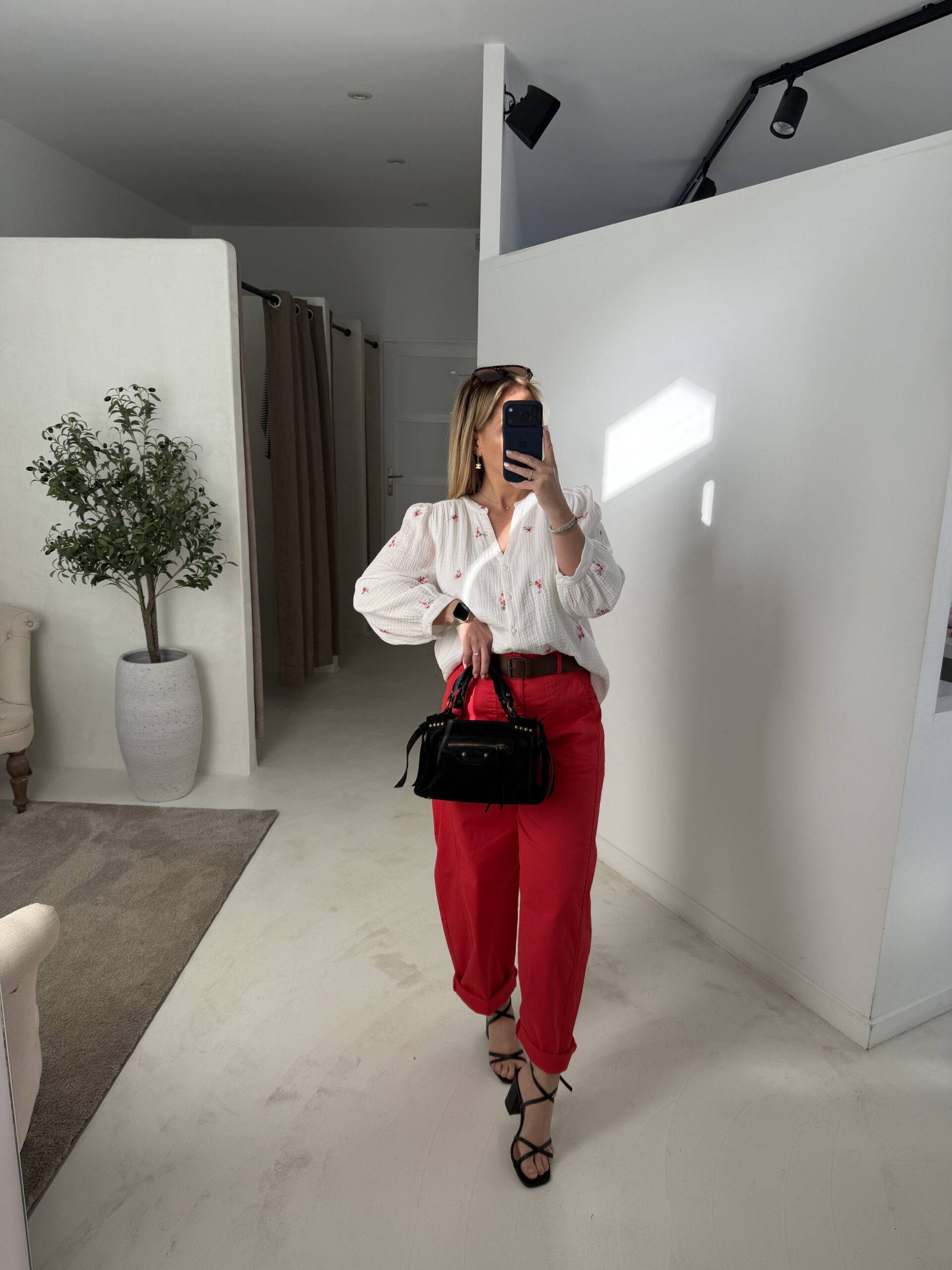 Pantalon ballon rouge ceinturé — vue 2