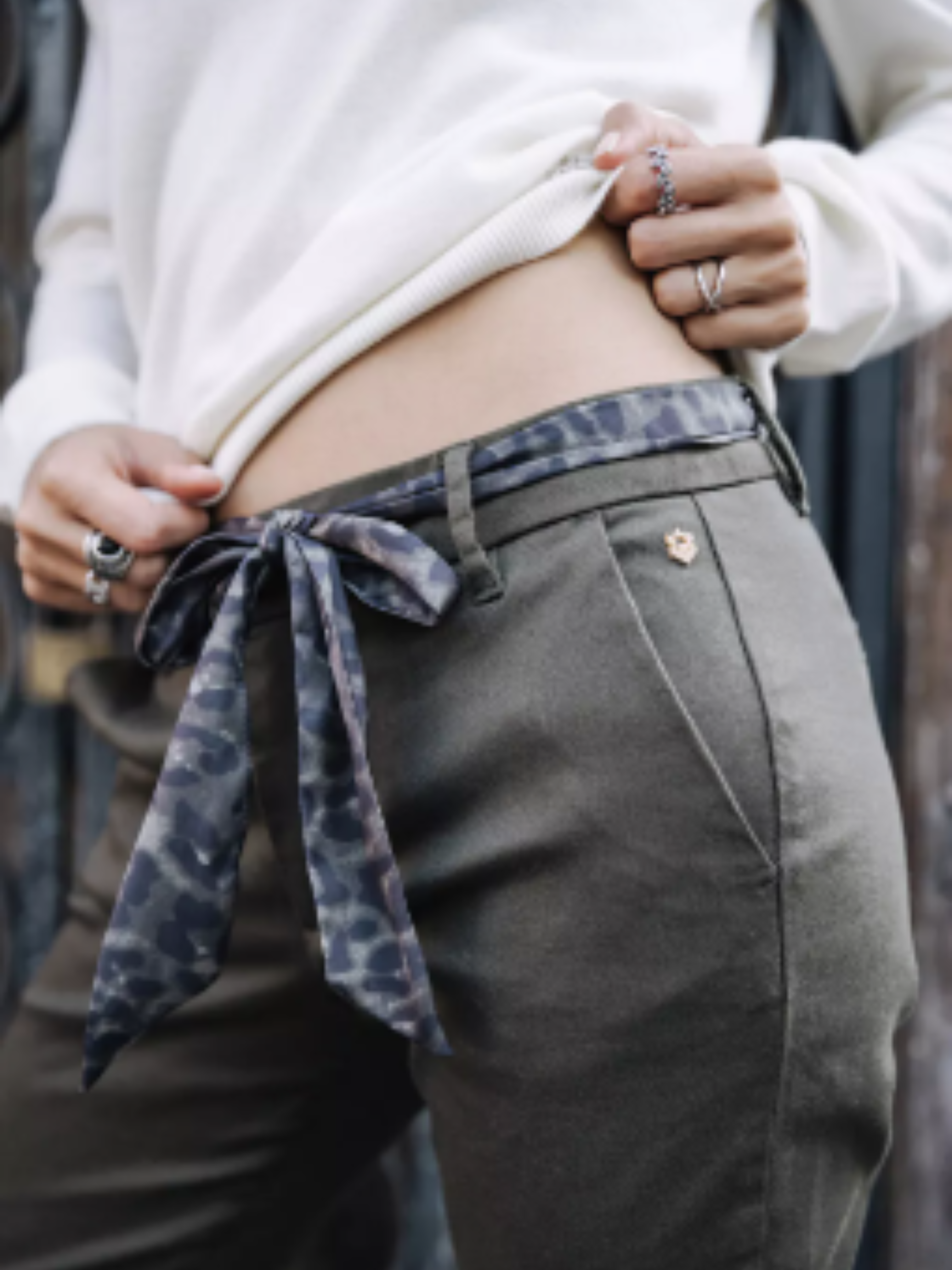 Pantalon chino kaki avec ceinture — vue 4