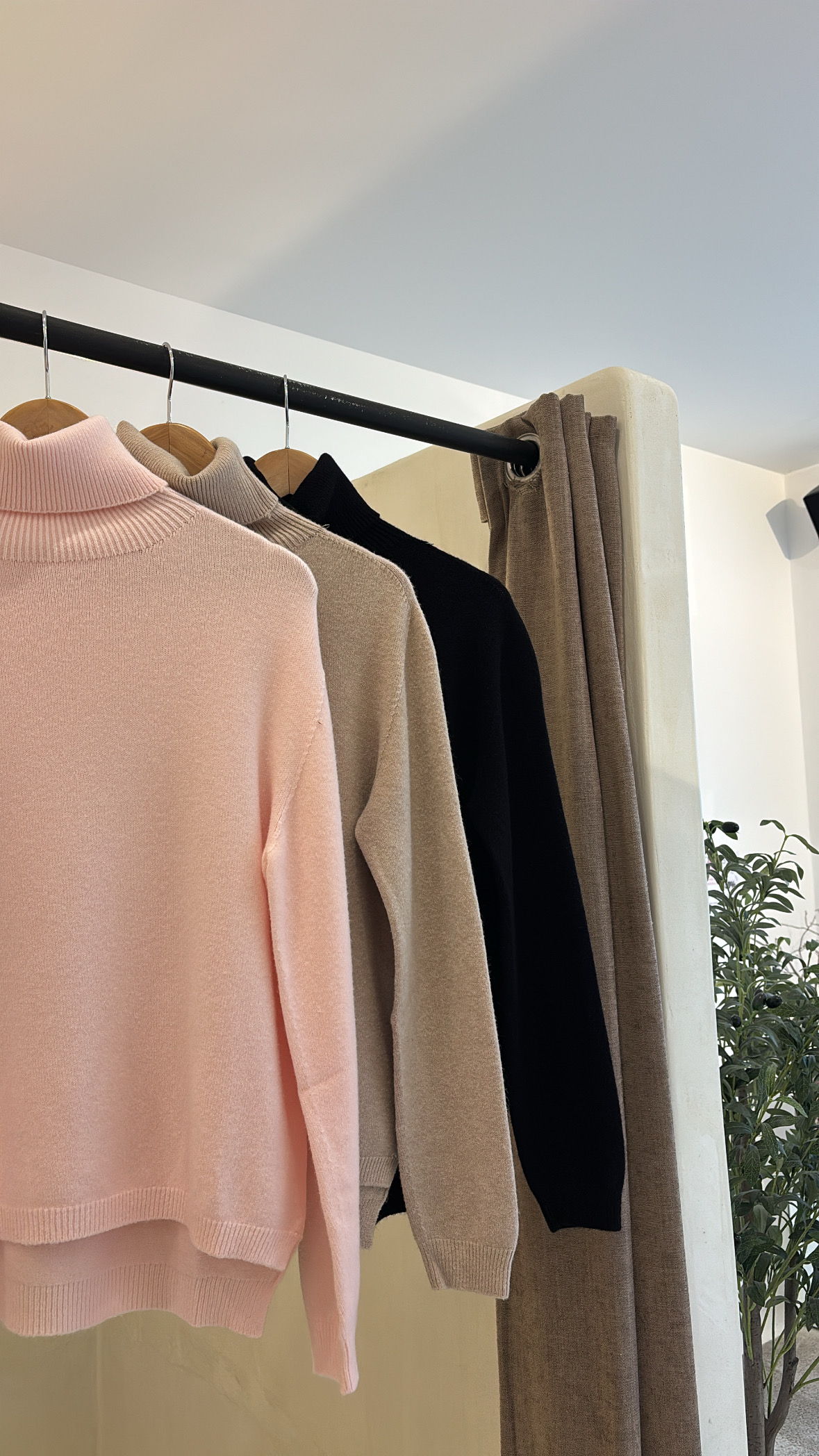 Pull col roulé toucher cachemire rose pâle — vue 2