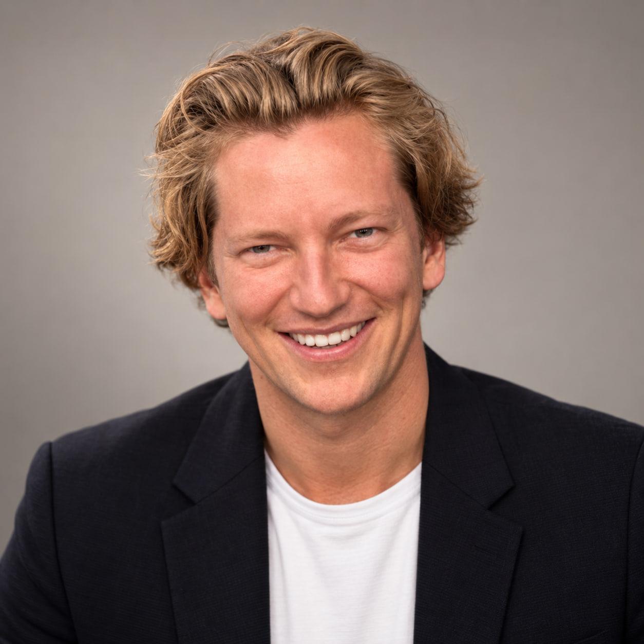 Portrait de Quentin Debels-Gemmrich, conseiller immobilier à La Madeleine.