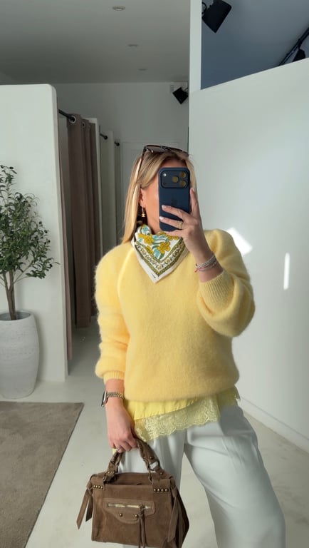 T-shirt jaune avec dentelle asymétrique - Prêt-à-porter | Sodress - Vue alternative