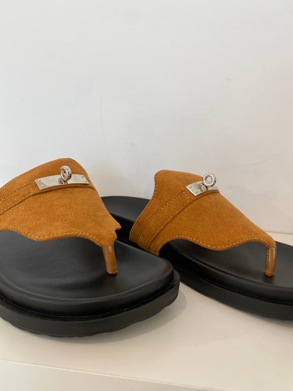 Tongs à détail métallique