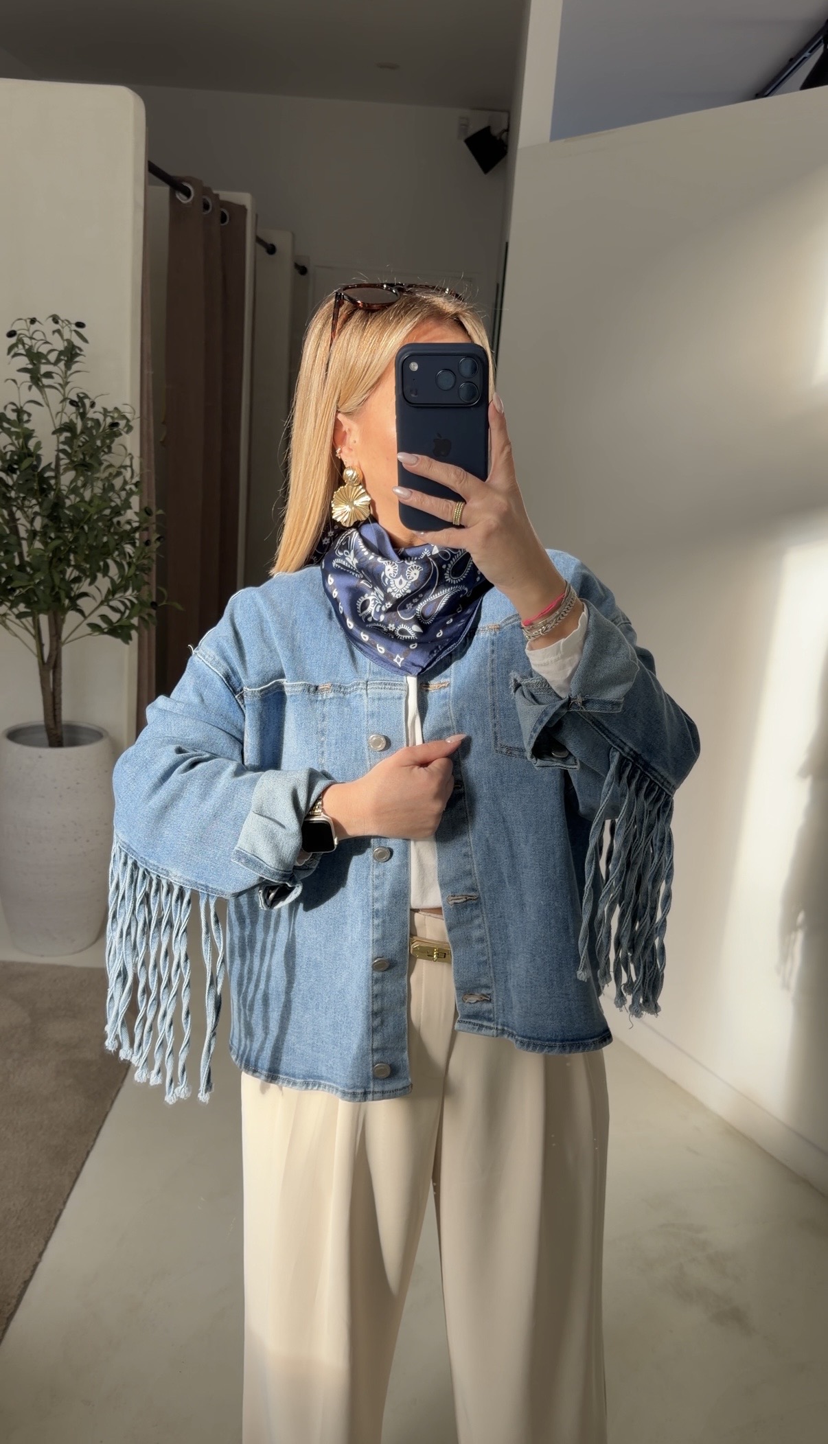 Veste en jean avec franges dans le dos — vue 3