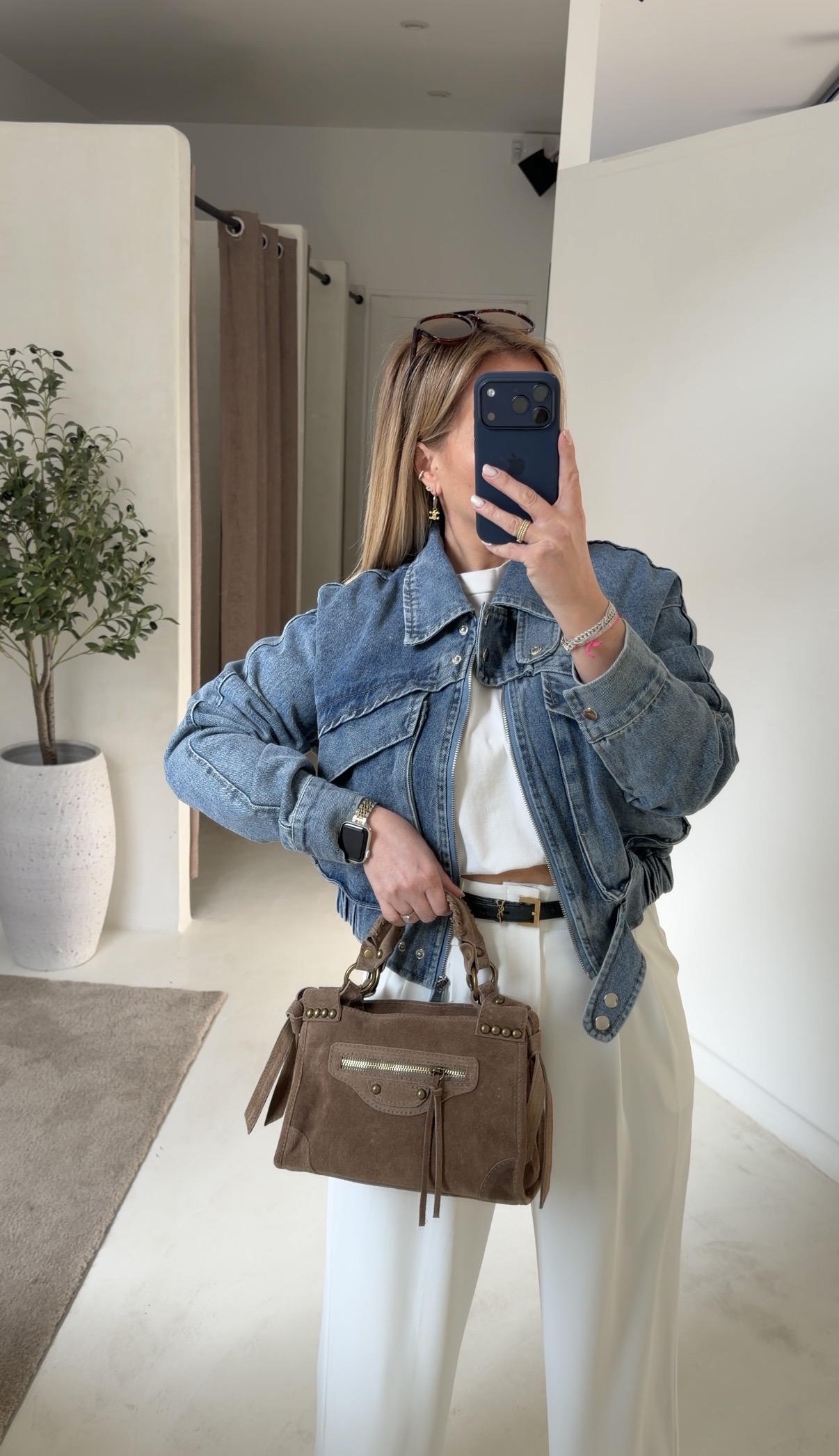 Veste en jean courte avec poches sur le devant — vue 2